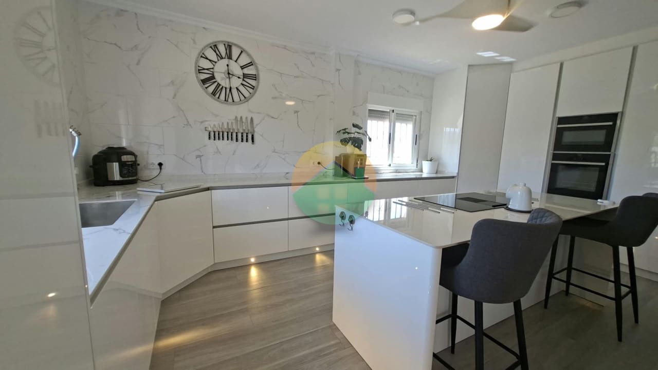 4 sovrum Villa till salu i Leiva med pool garage - 559 000 € (Ref: 10051971)