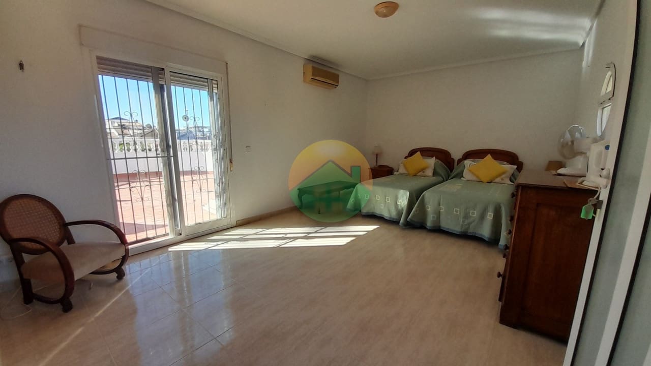 5 slaapkamer Villa te koop in Camposol met zwembad garage - € 315.000 (Ref: 10076809)