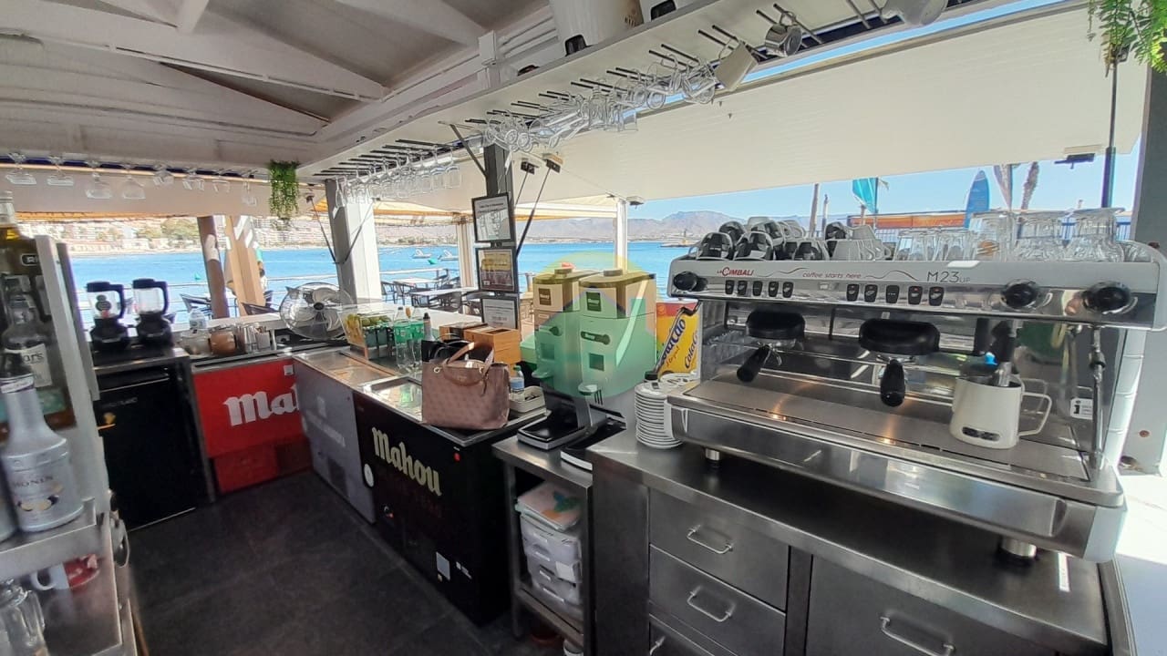 Restaurante/Bar para venda em Puerto de Mazarron - 150 000 € (Ref: 10081745)