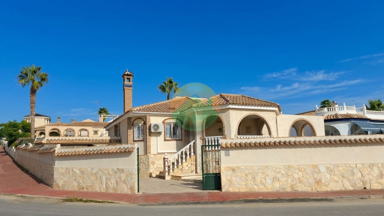 3 slaapkamer Villa te koop in Camposol met zwembad garage - € 329.995 (Ref: 10136305)