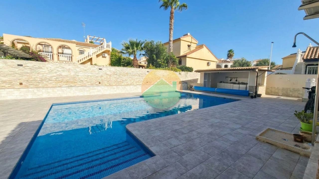 3 slaapkamer Villa te koop in Camposol met zwembad garage - € 329.995 (Ref: 10136305)