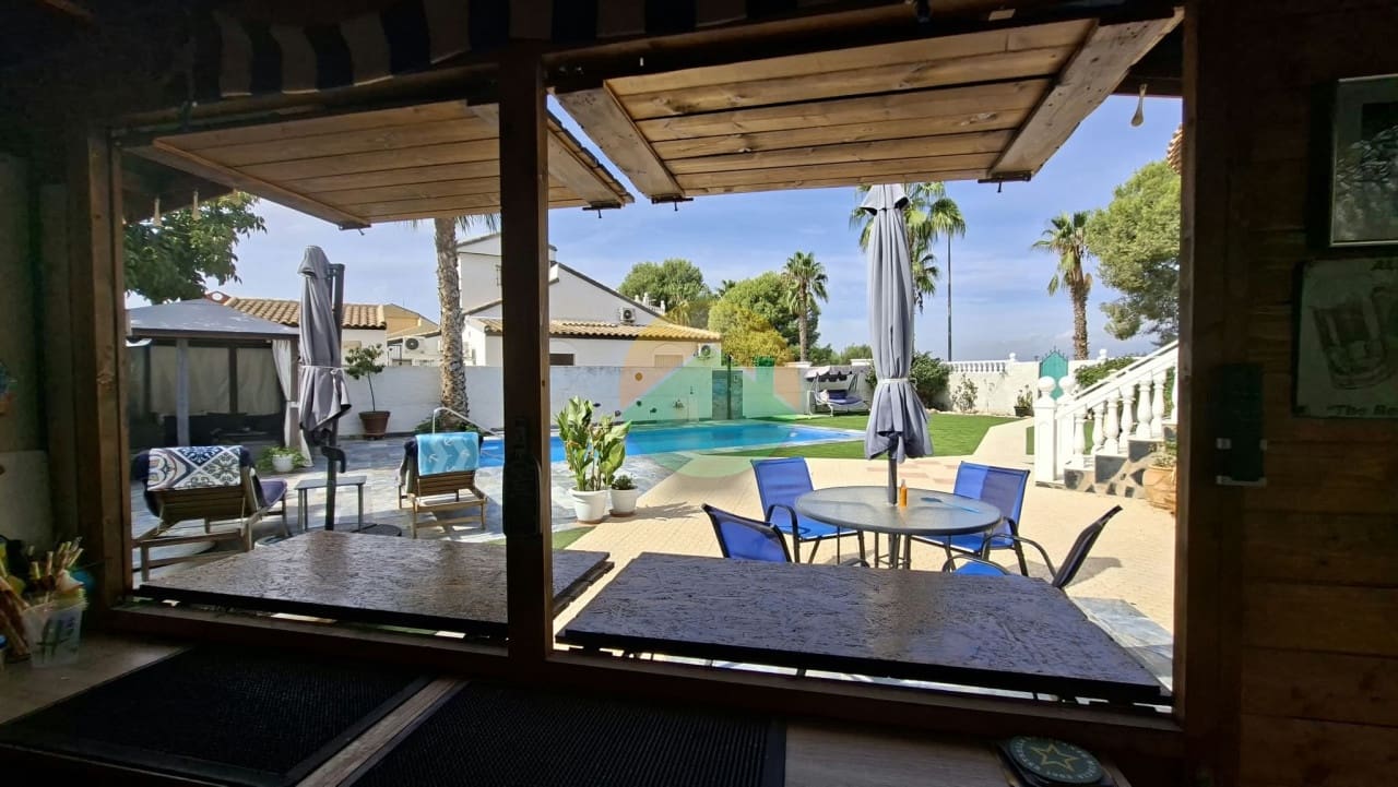 3 sypialnia Willa na sprzedaż w Camposol z basenem garażem - 329 995 € (Ref: 10136394)
