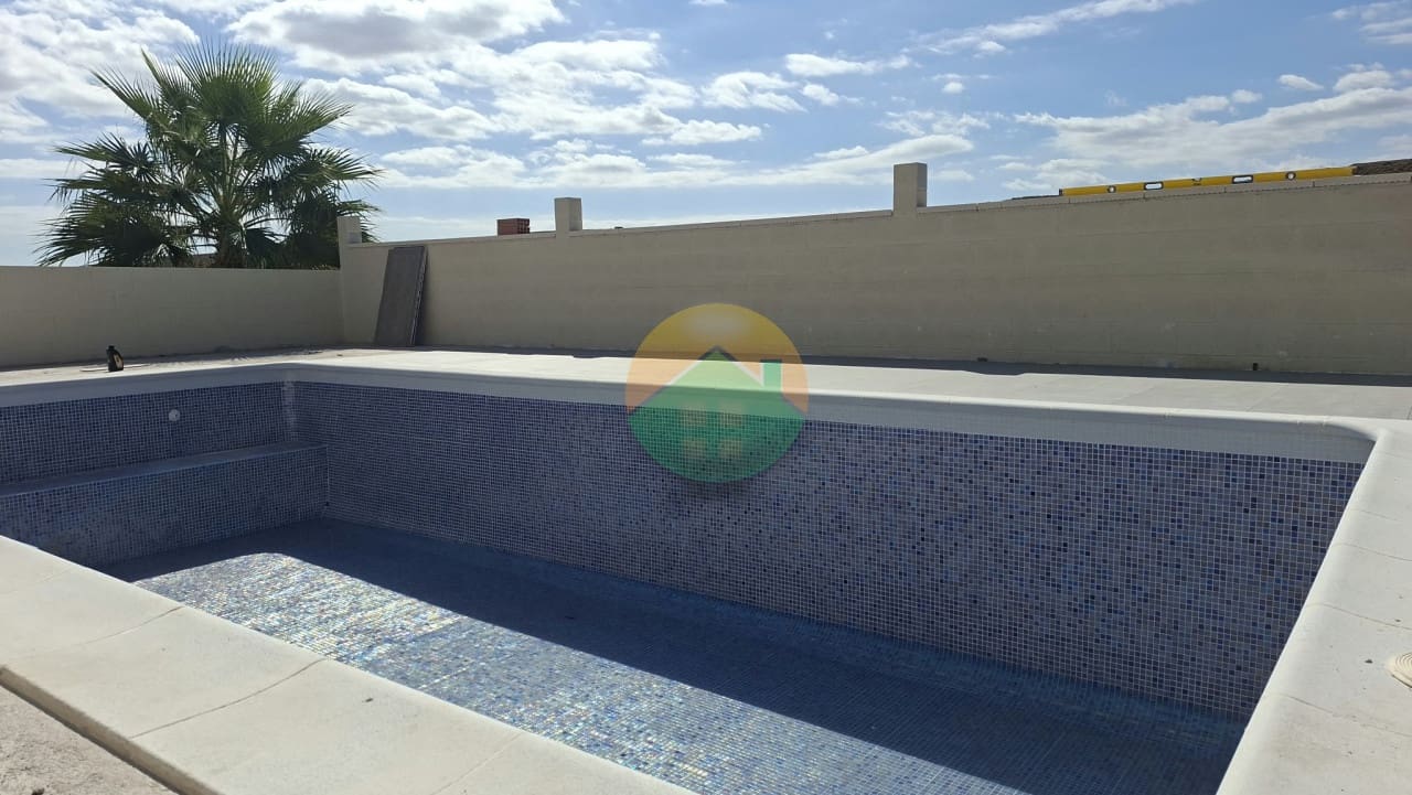 2 soveværelse Villa til salg i Camposol med swimmingpool garage - € 175.000 (Ref: 10154071)