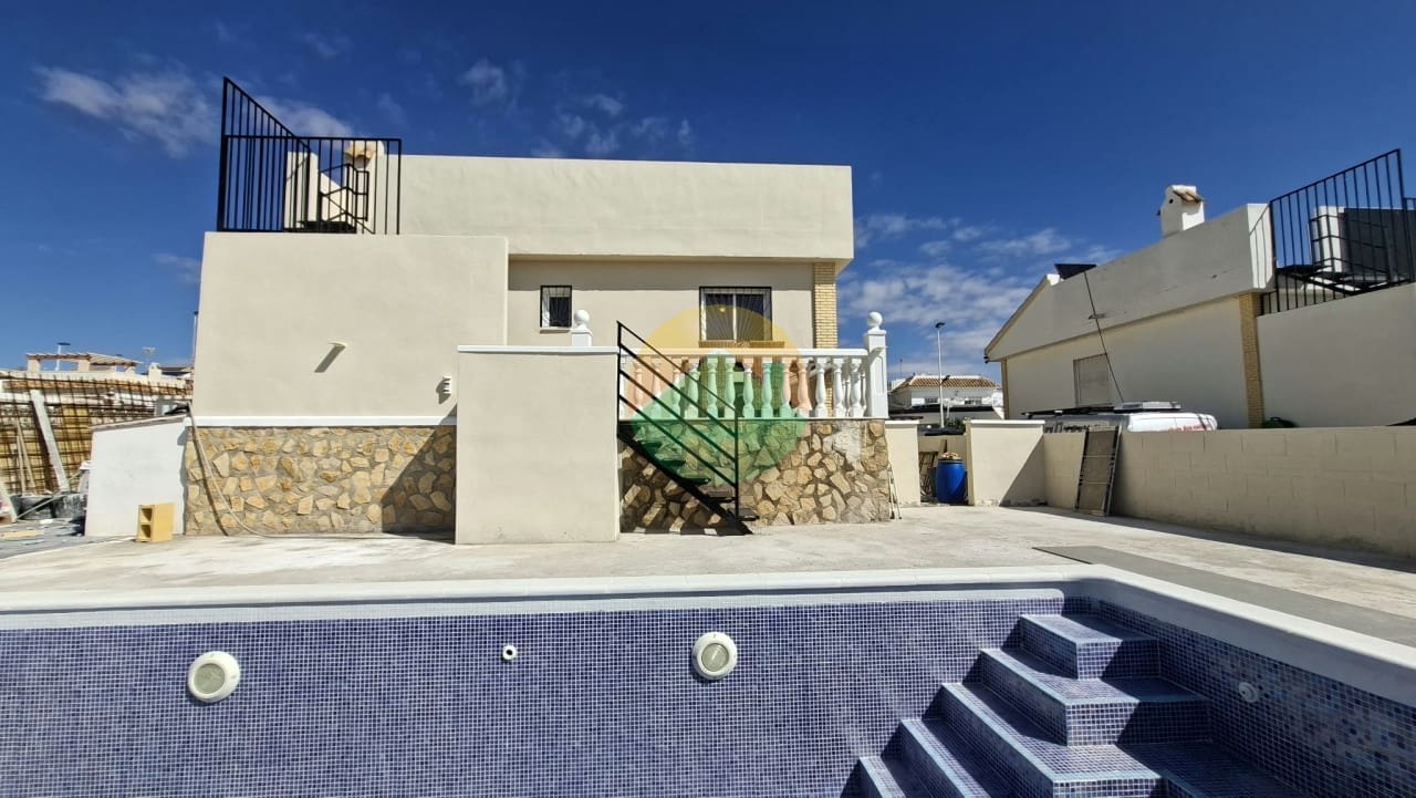2 soveværelse Villa til salg i Camposol med swimmingpool garage - € 175.000 (Ref: 10154071)