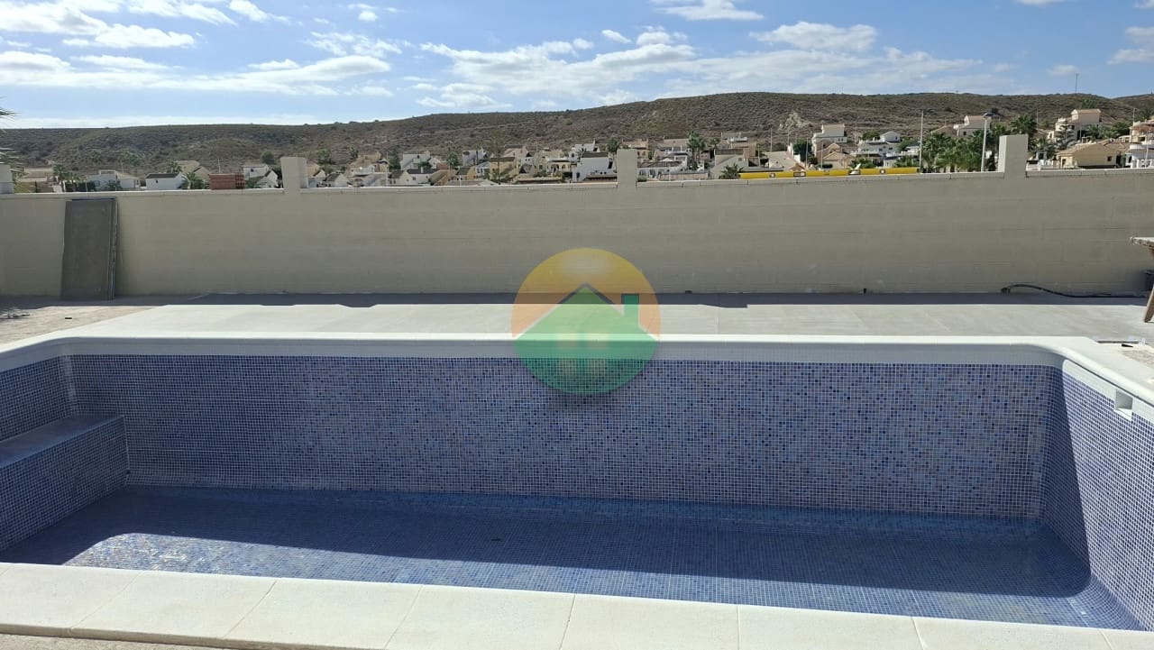 2 soveværelse Villa til salg i Camposol med swimmingpool garage - € 175.000 (Ref: 10154071)