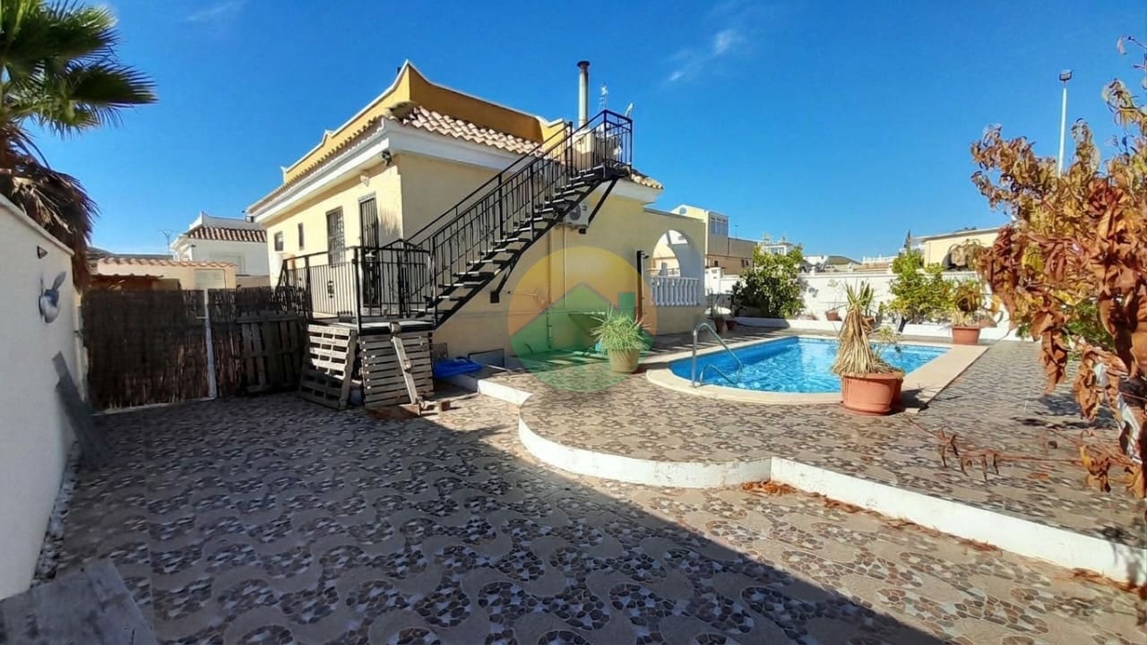 2 bedroom Villa for sale in Camposol with pool garage - € 175,000 (Ref: 10167422)