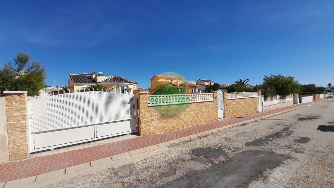 2 soverom Villa til salgs i Camposol med svømmebasseng garasje - € 239 995 (Ref: 10179358)