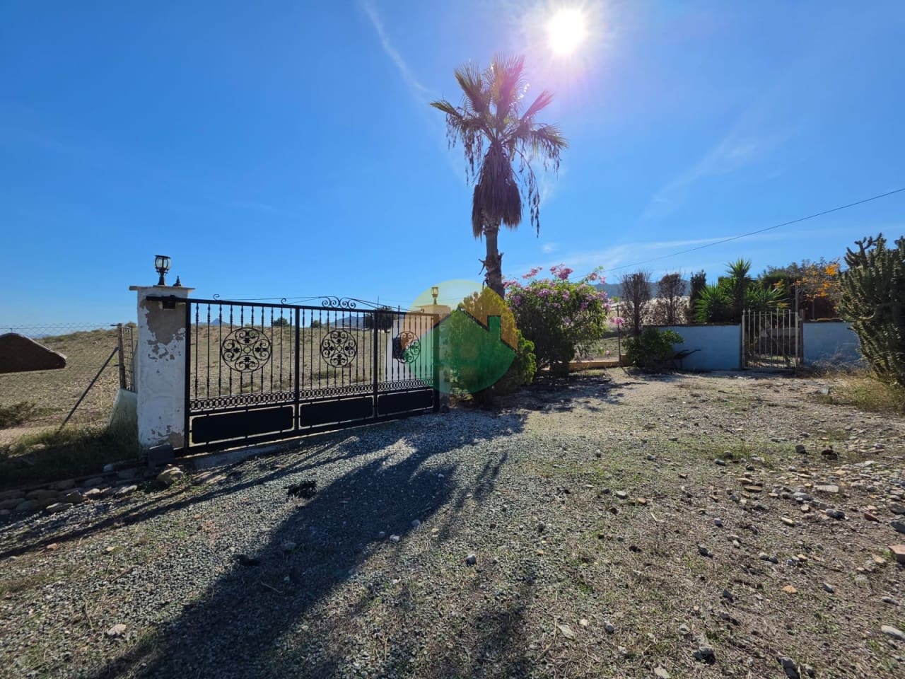 3 sypialnia Dom blizniak na sprzedaż w Leiva z basenem garażem - 279 900 € (Ref: 10179471)