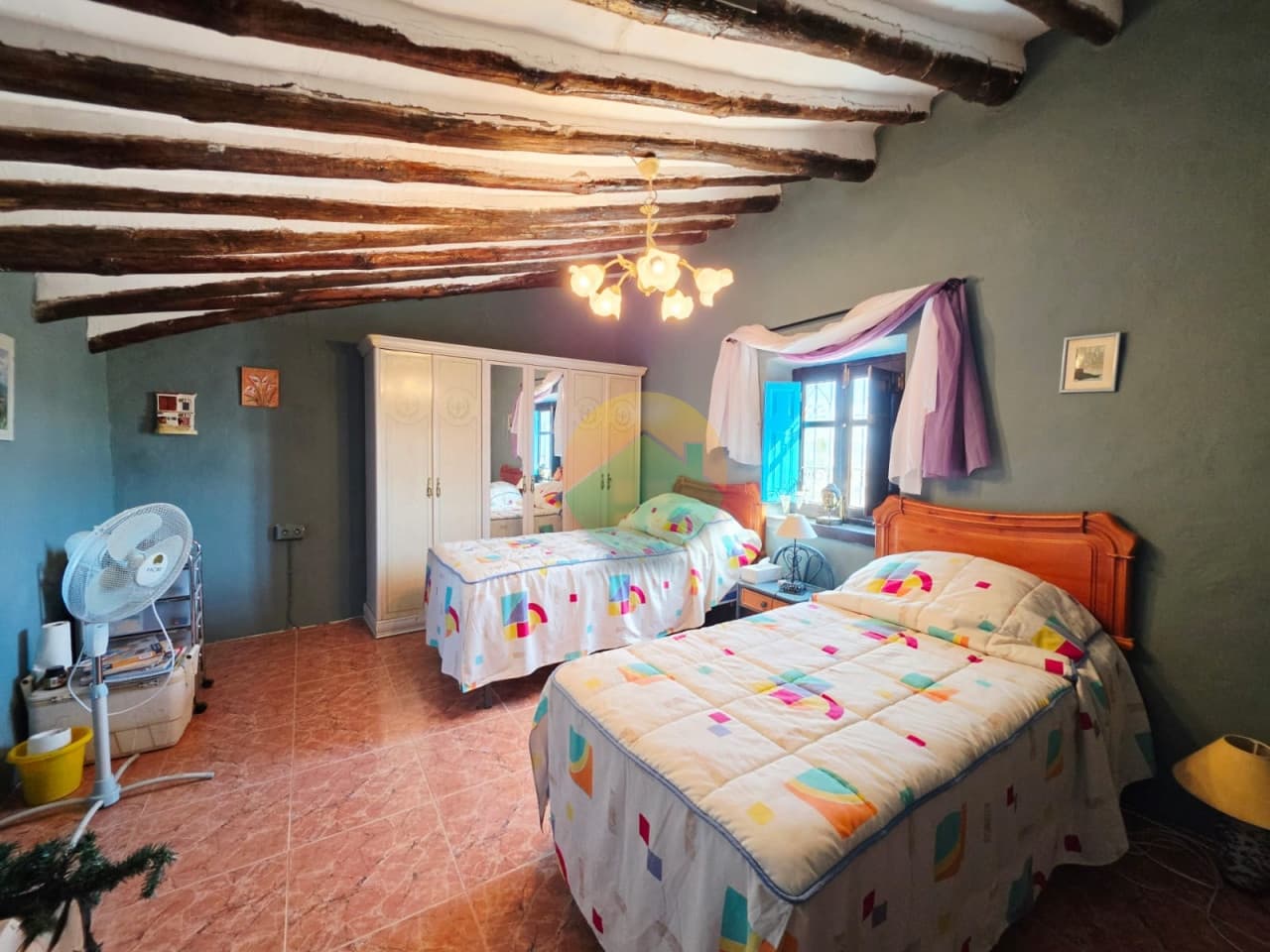 3 sypialnia Dom blizniak na sprzedaż w Leiva z basenem garażem - 279 900 € (Ref: 10179471)