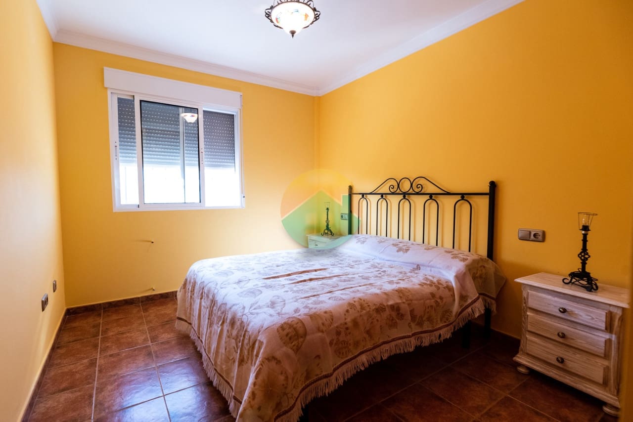 4 soveværelse Finca/Landehus til salg i Leiva med garage - € 399.000 (Ref: 7524785)