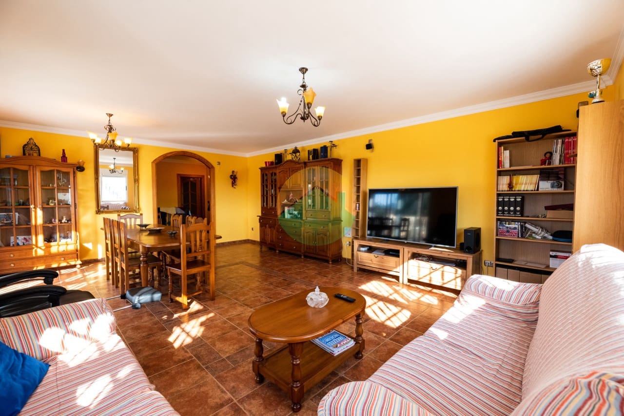 4 soveværelse Finca/Landehus til salg i Leiva med garage - € 399.000 (Ref: 7524785)