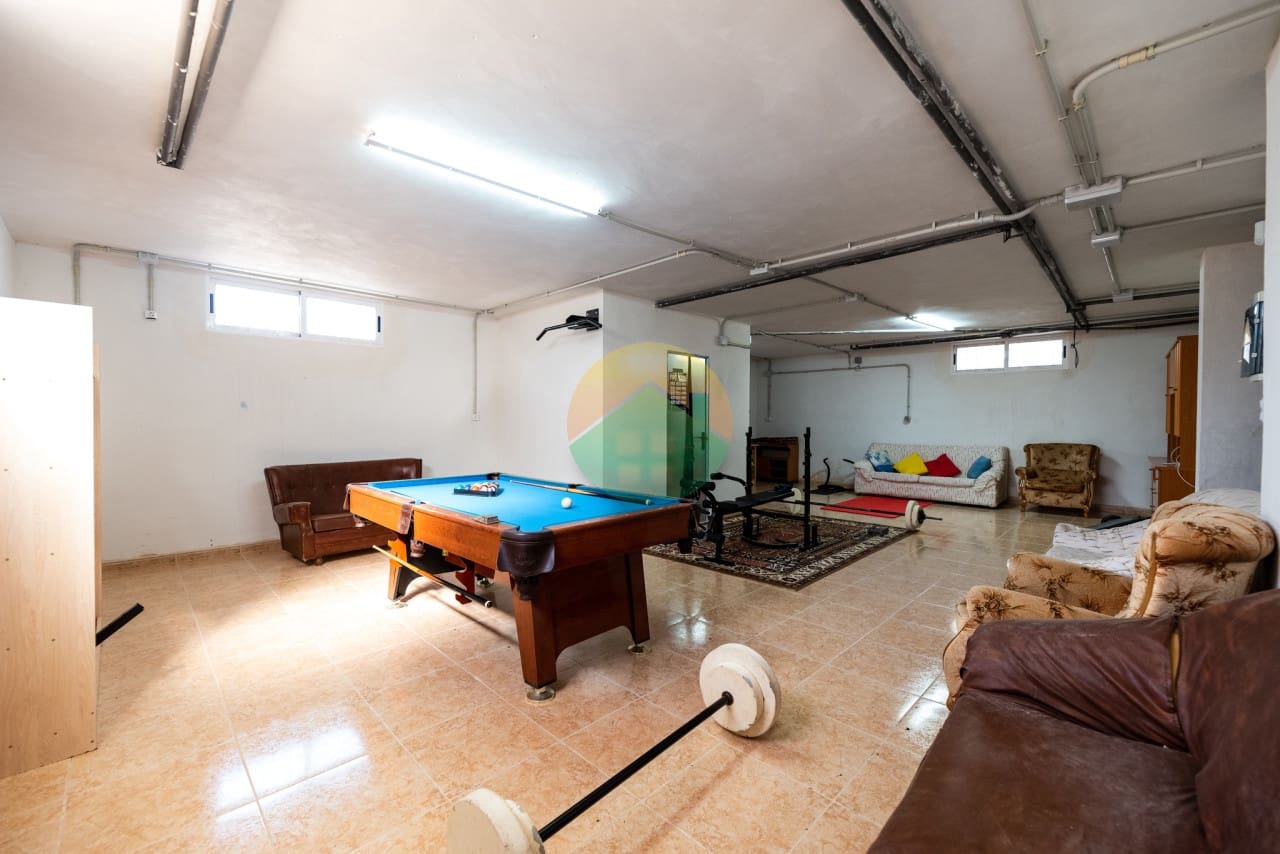 4 soveværelse Finca/Landehus til salg i Leiva med garage - € 399.000 (Ref: 7524785)