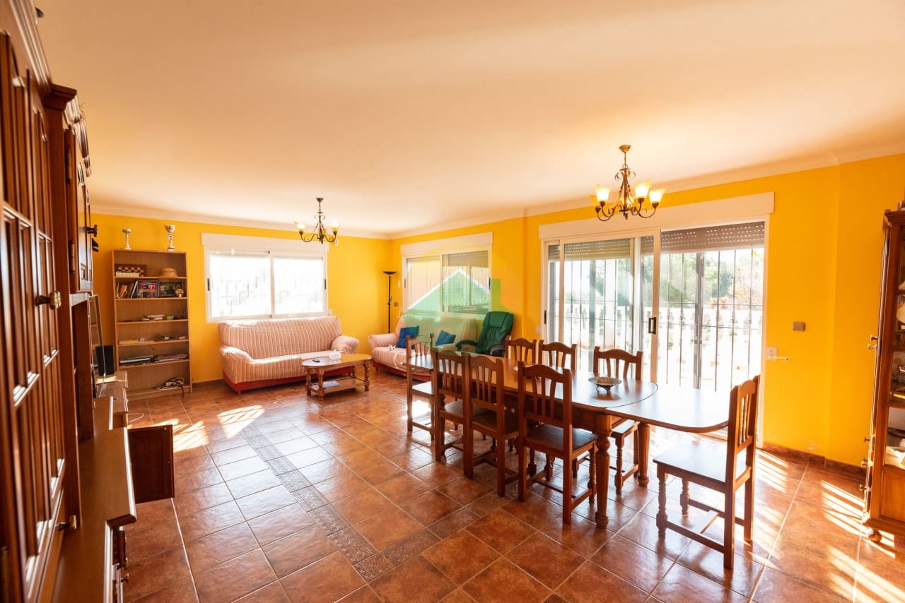 4 soveværelse Finca/Landehus til salg i Leiva med garage - € 399.000 (Ref: 7524785)