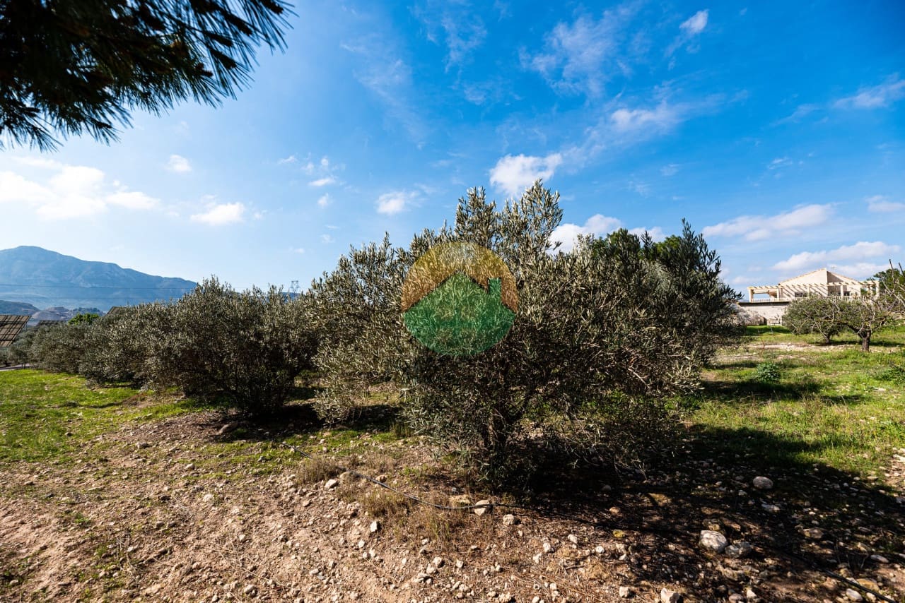 4 soveværelse Finca/Landehus til salg i Leiva med garage - € 399.000 (Ref: 7524785)