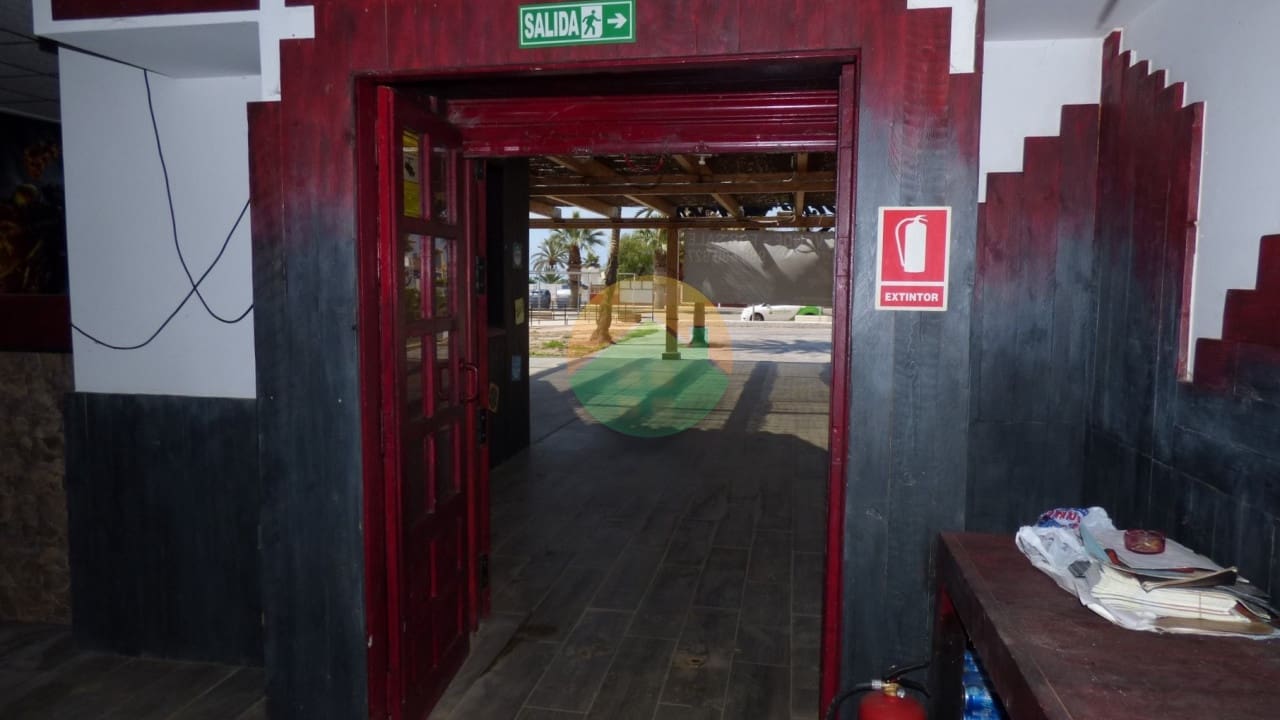 Kommersiell til salgs i Puerto de Mazarron - € 159 900 (Ref: 7612631)