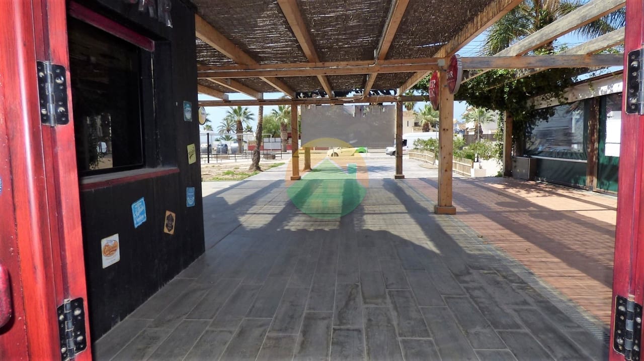 Kommersiell til salgs i Puerto de Mazarron - € 159 900 (Ref: 7612631)