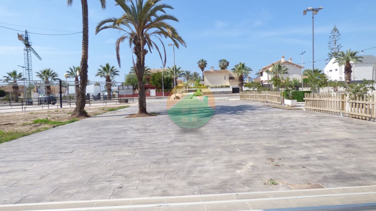 Kommersiell til salgs i Puerto de Mazarron - € 159 900 (Ref: 7612631)