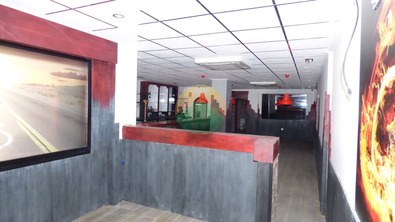 Kommersiell til salgs i Puerto de Mazarron - € 159 900 (Ref: 7612631)