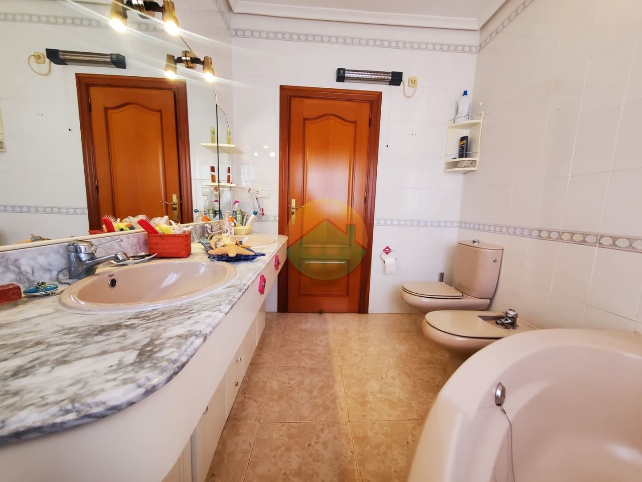 5 soveværelse Villa til salg i Isla Plana med swimmingpool garage - € 615.000 (Ref: 8024859)