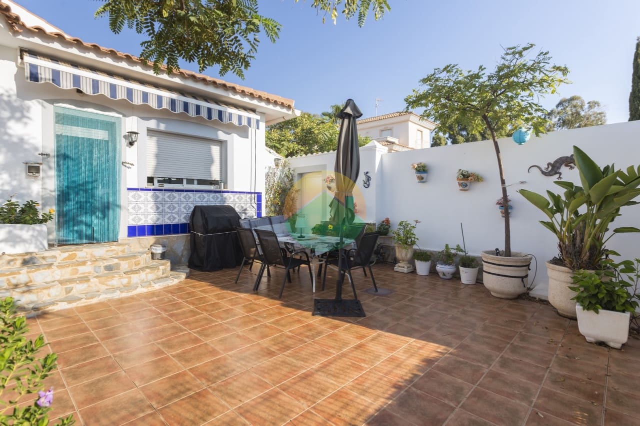 4 camera da letto Villa in vendita in Isla Plana con piscina - 499.000 € (Rif: 8059303)