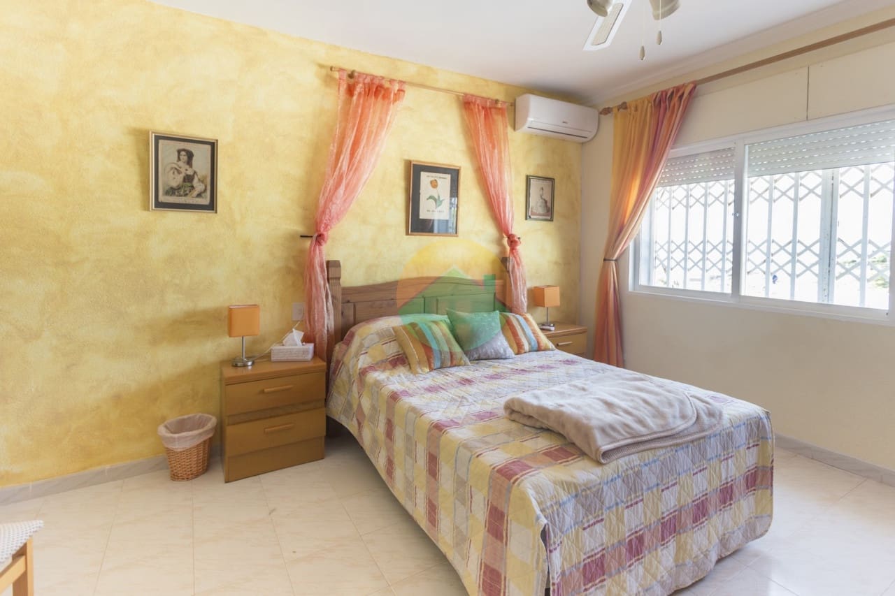 4 camera da letto Villa in vendita in Isla Plana con piscina - 499.000 € (Rif: 8059303)