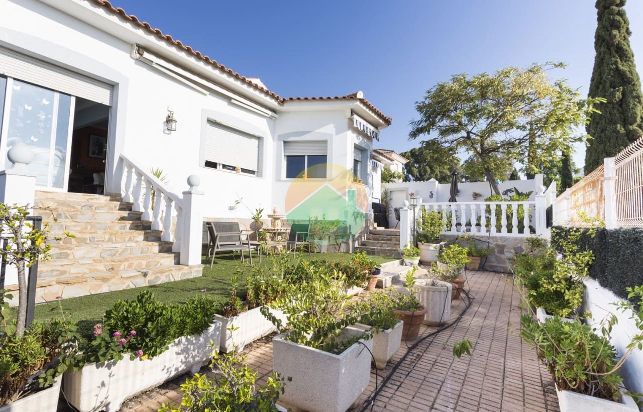 4 camera da letto Villa in vendita in Isla Plana con piscina - 499.000 € (Rif: 8059303)