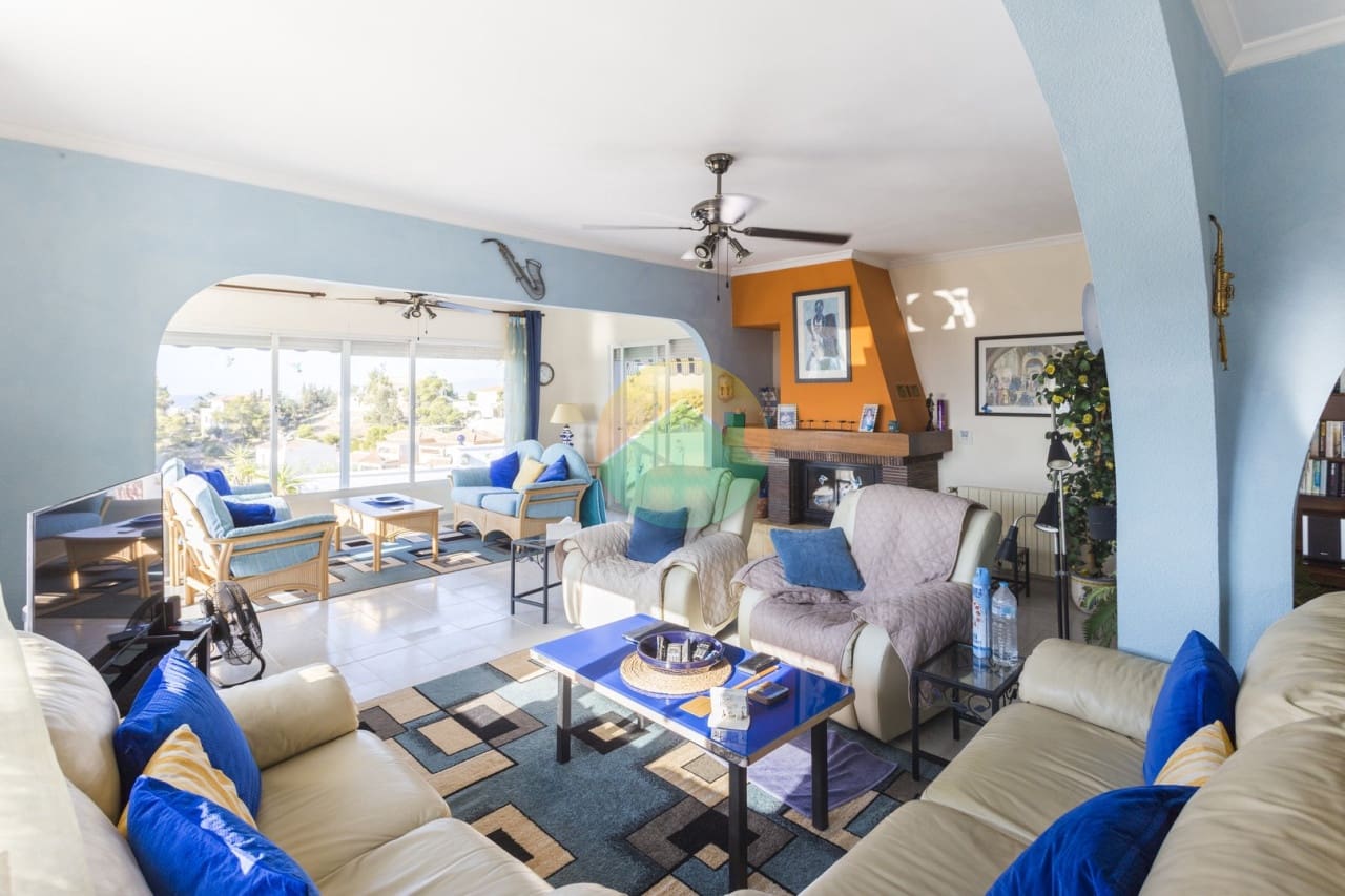 4 camera da letto Villa in vendita in Isla Plana con piscina - 499.000 € (Rif: 8059303)