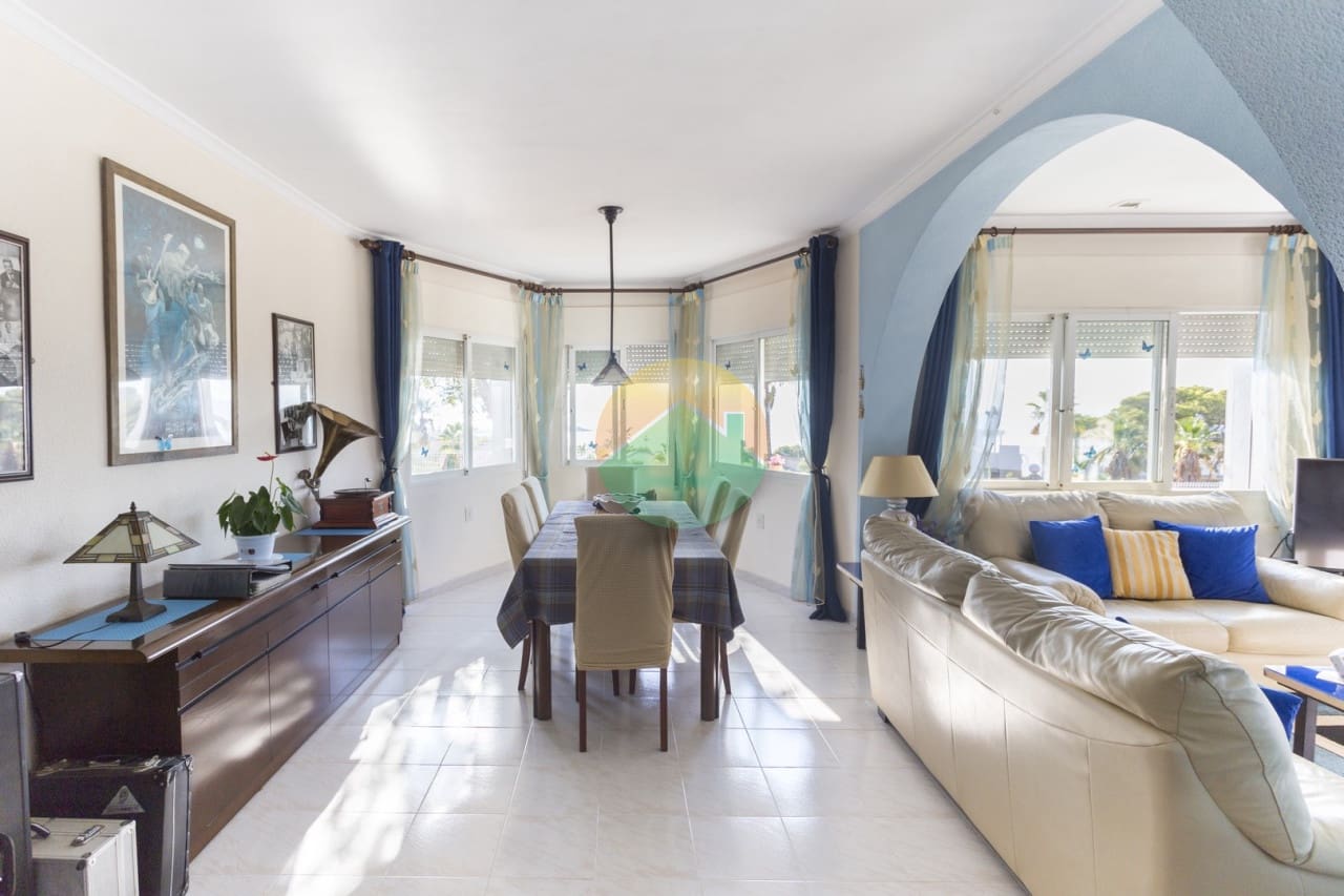 4 camera da letto Villa in vendita in Isla Plana con piscina - 499.000 € (Rif: 8059303)