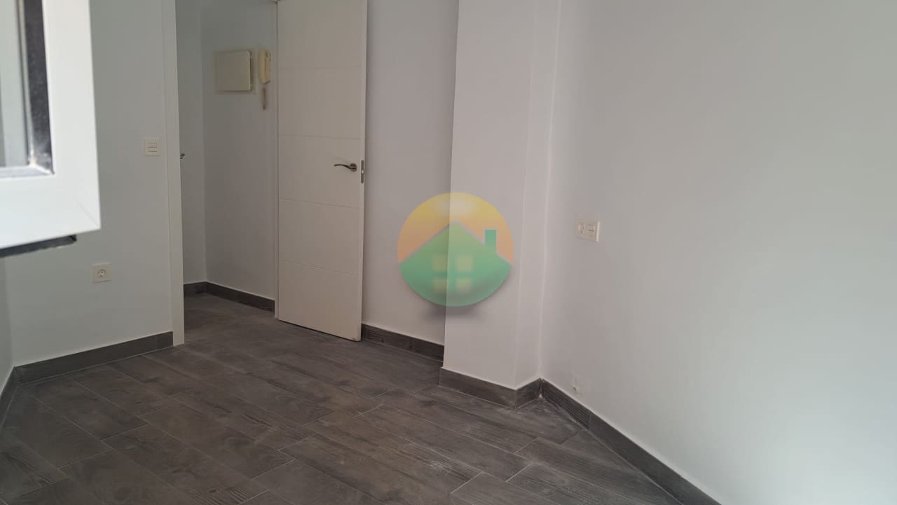 2 slaapkamer Appartement te koop in Puerto de Mazarron - € 99.995 (Ref: 8494360)