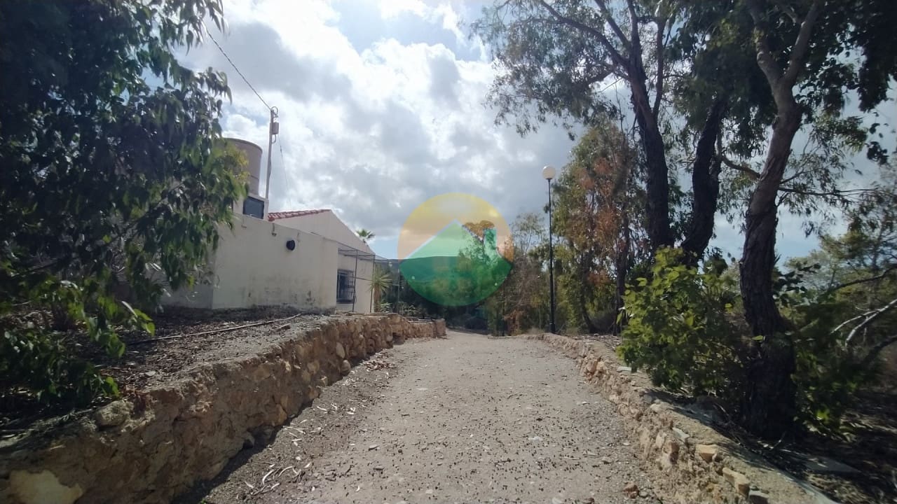 2 soveværelse Finca/Landehus til salg i Mazarron med swimmingpool garage - € 299.000 (Ref: 8548284)