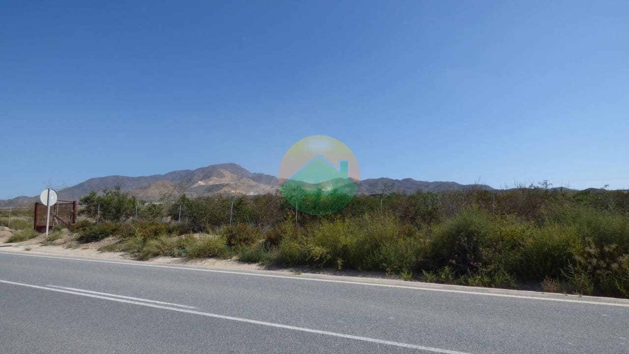 Grunde uden byggetilladelser til salg i Alhama de Murcia - € 59.000 (Ref: 8560427)