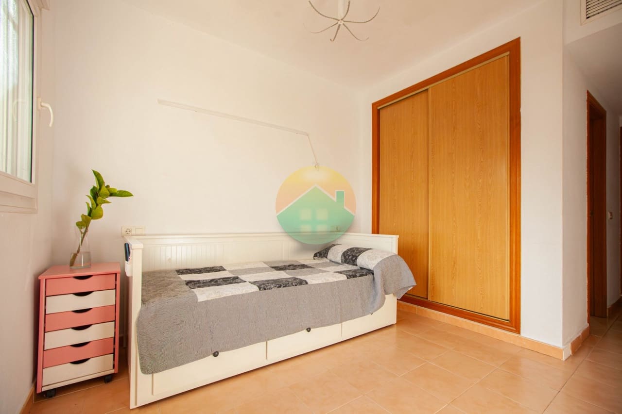 3 soverom Kjedet enebolig til salgs i Camposol med svømmebasseng - € 159 995 (Ref: 8759110)