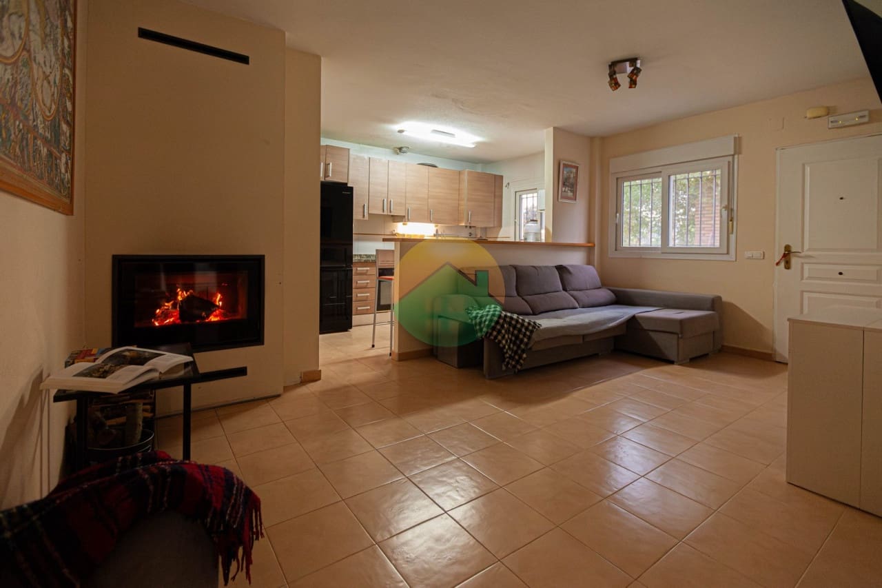 3 soverom Kjedet enebolig til salgs i Camposol med svømmebasseng - € 159 995 (Ref: 8759110)