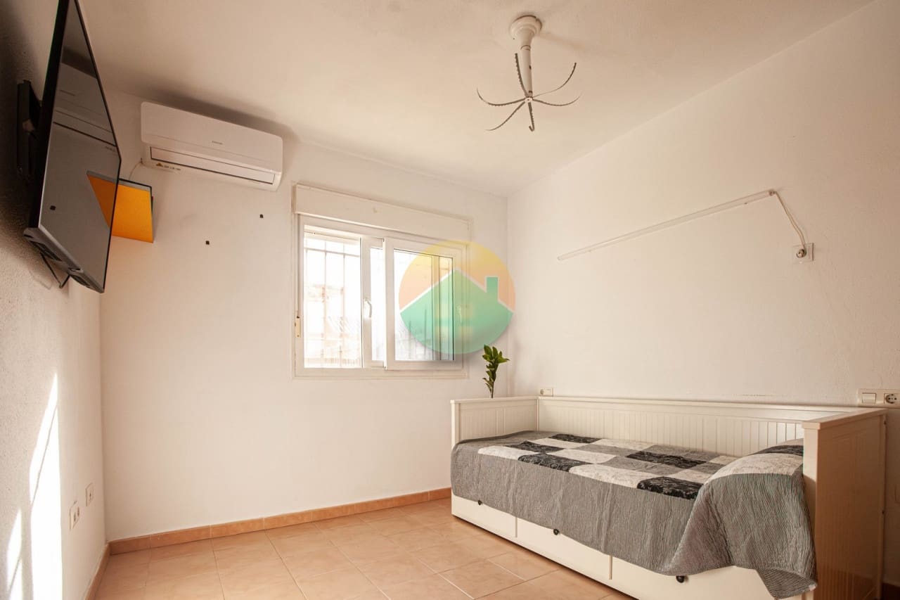 3 soverom Kjedet enebolig til salgs i Camposol med svømmebasseng - € 159 995 (Ref: 8759110)