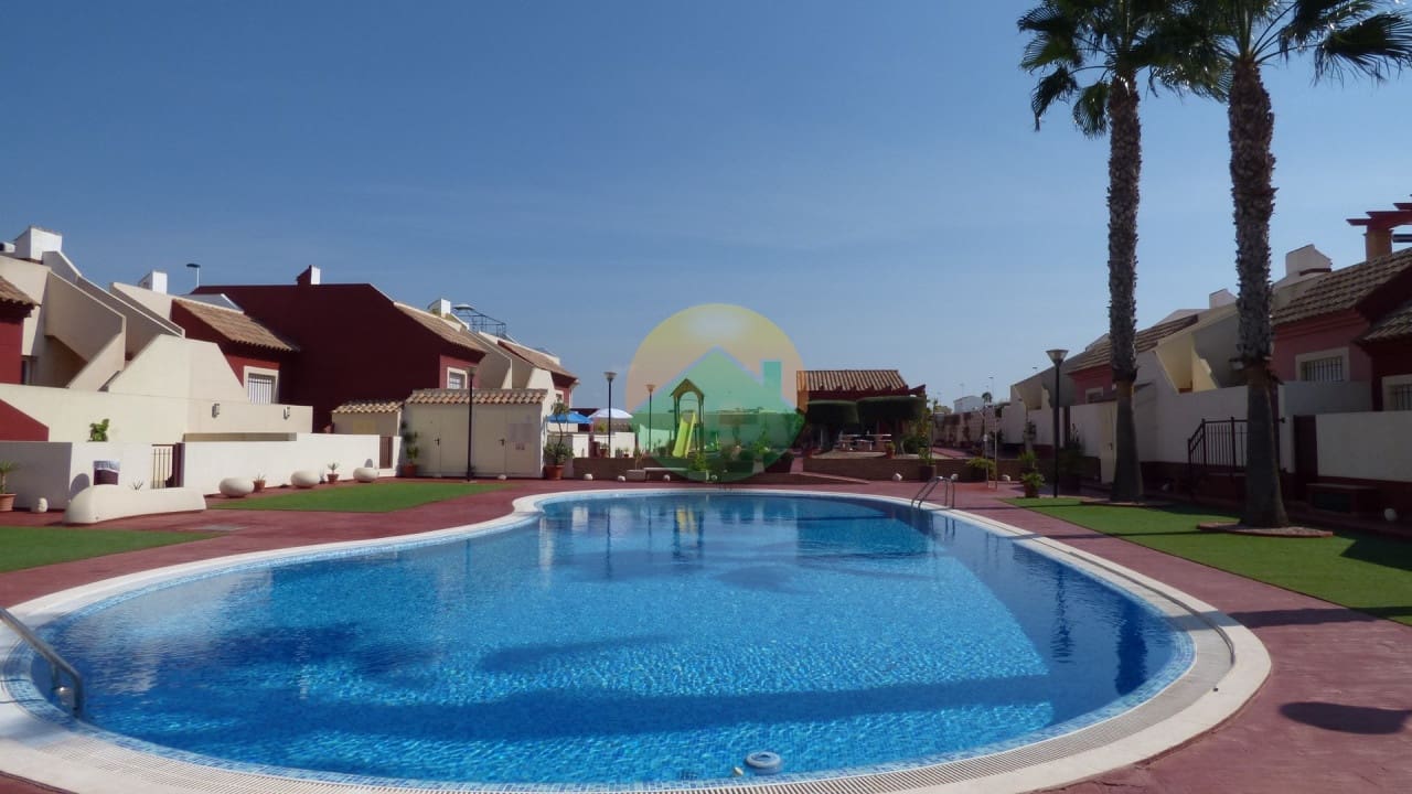 3 soverom Kjedet enebolig til salgs i Camposol med svømmebasseng - € 159 995 (Ref: 8759110)