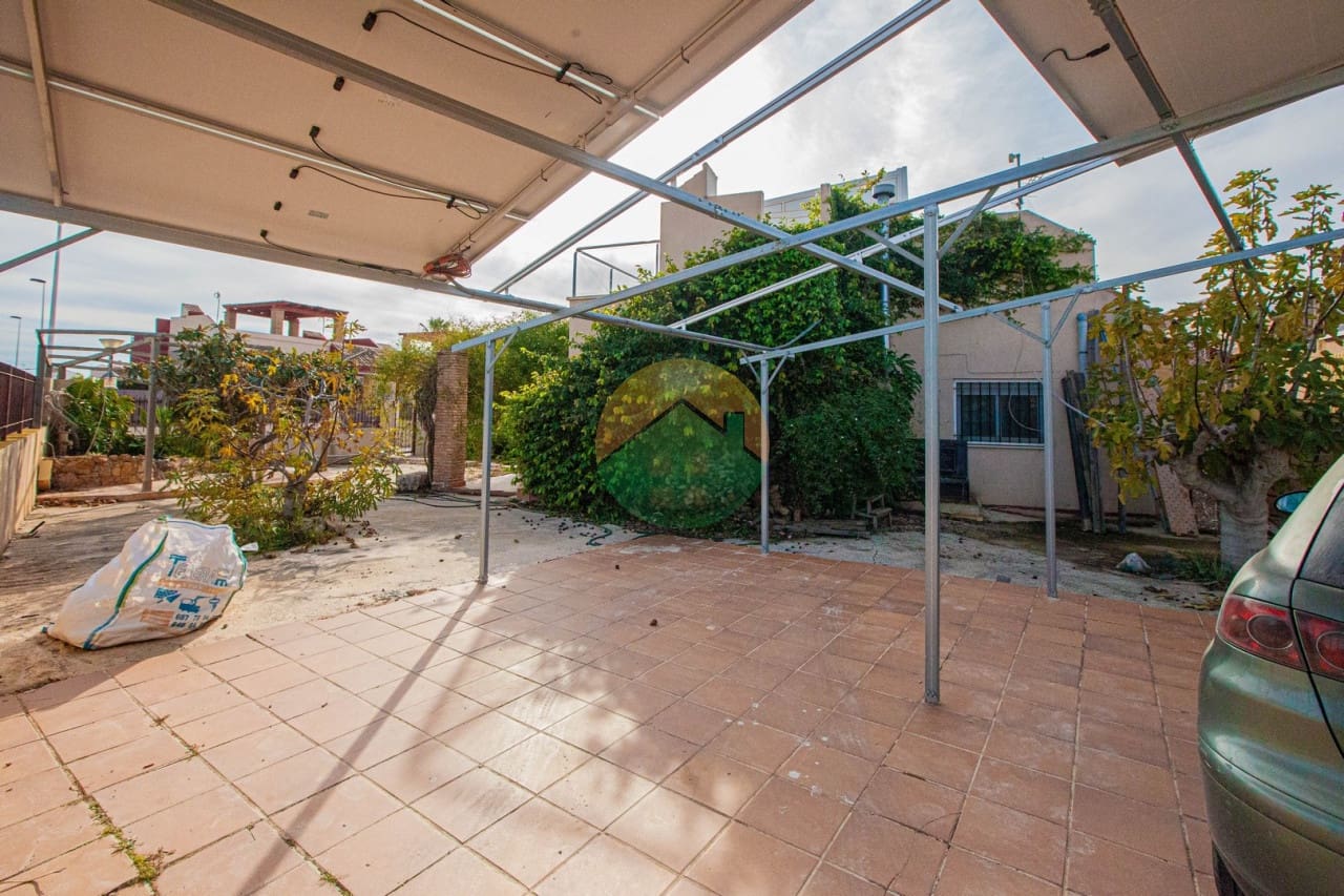 3 soverom Kjedet enebolig til salgs i Camposol med svømmebasseng - € 159 995 (Ref: 8759110)