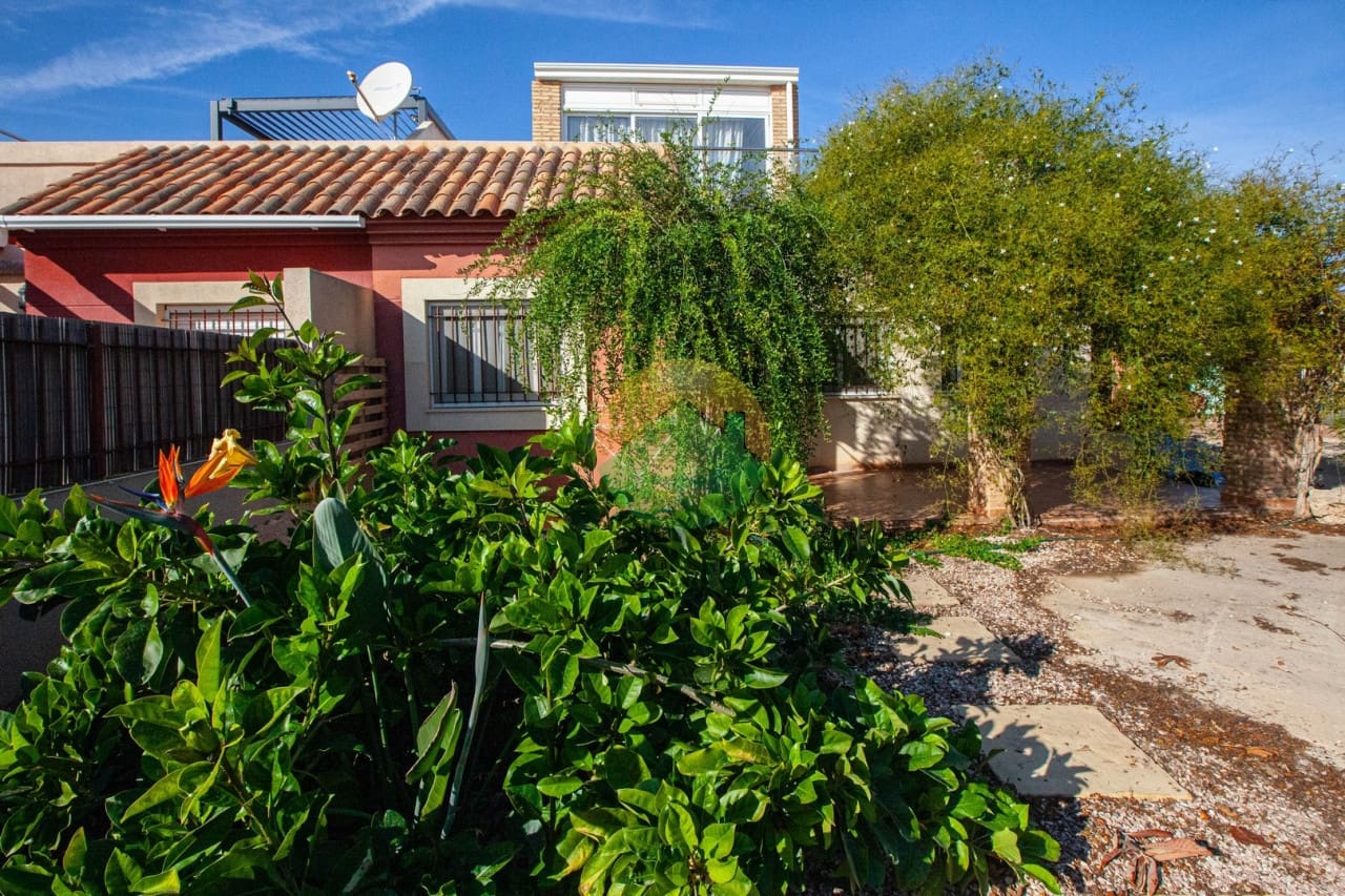 3 soverom Kjedet enebolig til salgs i Camposol med svømmebasseng - € 159 995 (Ref: 8759110)