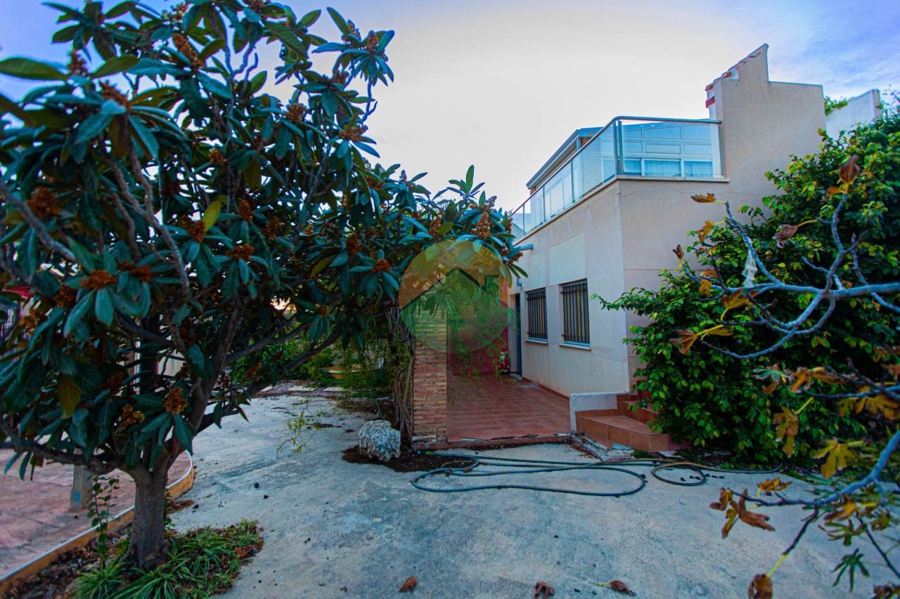 3 soverom Kjedet enebolig til salgs i Camposol med svømmebasseng - € 159 995 (Ref: 8759110)