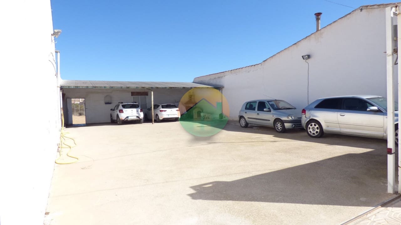 4 slaapkamer Rijtjeshuis te koop in Los Canovas - € 250.000 (Ref: 8850427)