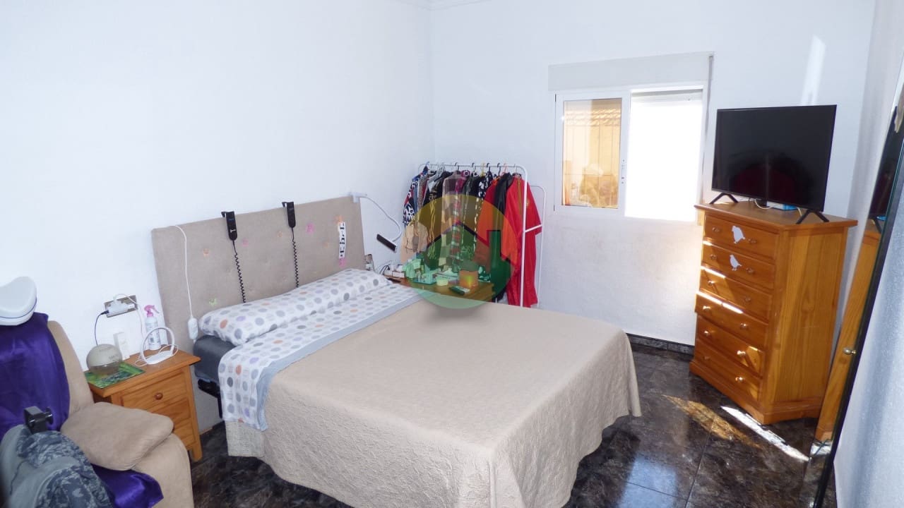 4 slaapkamer Rijtjeshuis te koop in Los Canovas - € 250.000 (Ref: 8850427)