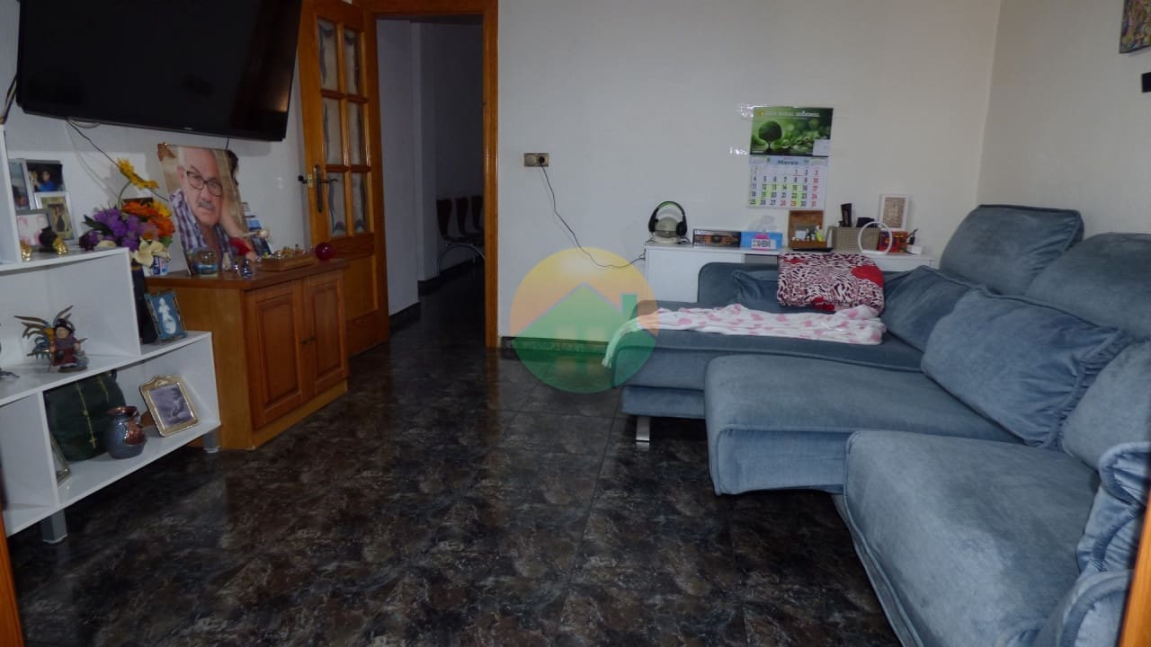 4 slaapkamer Rijtjeshuis te koop in Los Canovas - € 250.000 (Ref: 8850427)