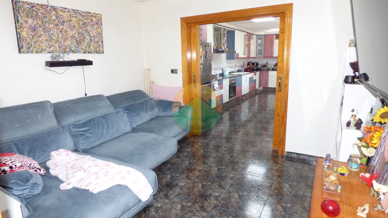 4 slaapkamer Rijtjeshuis te koop in Los Canovas - € 250.000 (Ref: 8850427)