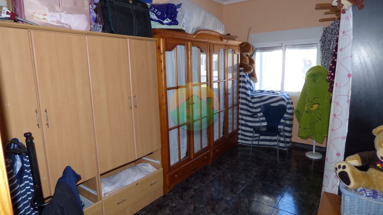 4 slaapkamer Rijtjeshuis te koop in Los Canovas - € 250.000 (Ref: 8850427)