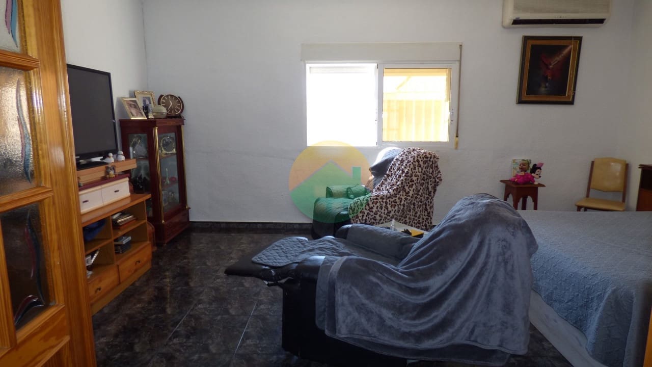 4 slaapkamer Rijtjeshuis te koop in Los Canovas - € 250.000 (Ref: 8850427)