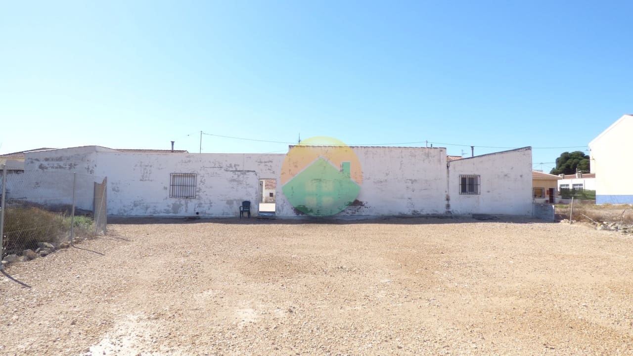 4 slaapkamer Rijtjeshuis te koop in Los Canovas - € 250.000 (Ref: 8850427)