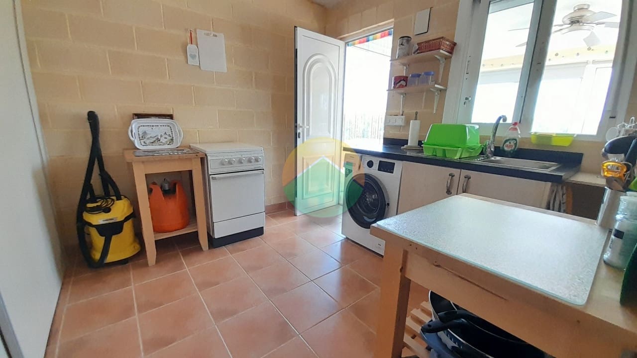 3 soveværelse Finca/Landehus til salg i La Pinilla med swimmingpool - € 249.995 (Ref: 9094417)