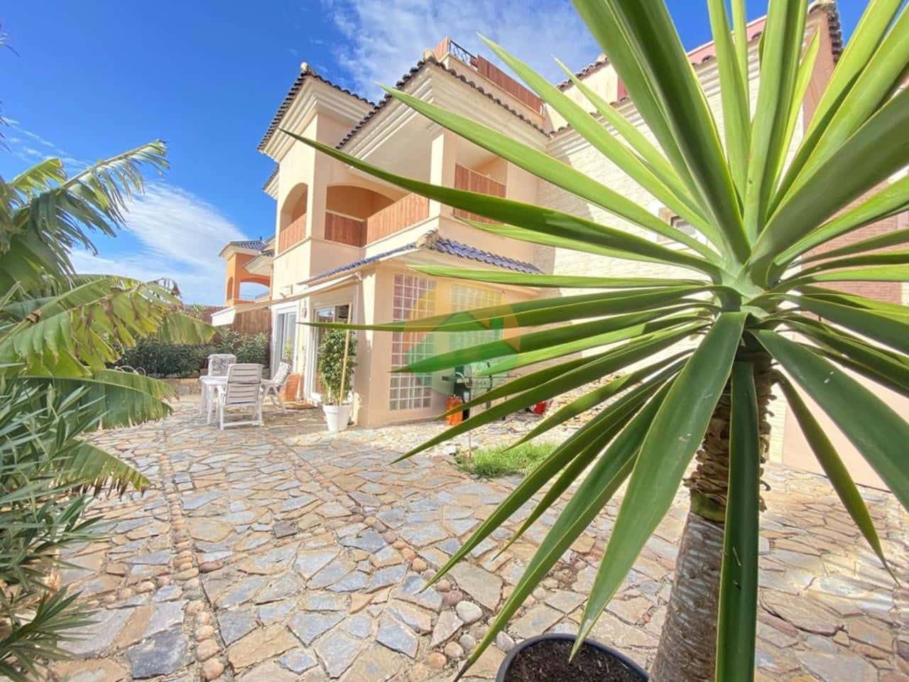 3 soveværelse Lejlighed til salg i Banos y Mendigo med swimmingpool garage - € 180.000 (Ref: 9105321)