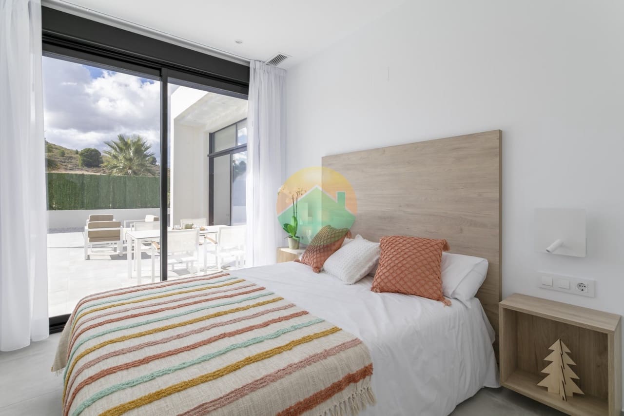 3 bedroom Villa for sale in Calasparra with pool - € 329,000 (Ref: 9107892)