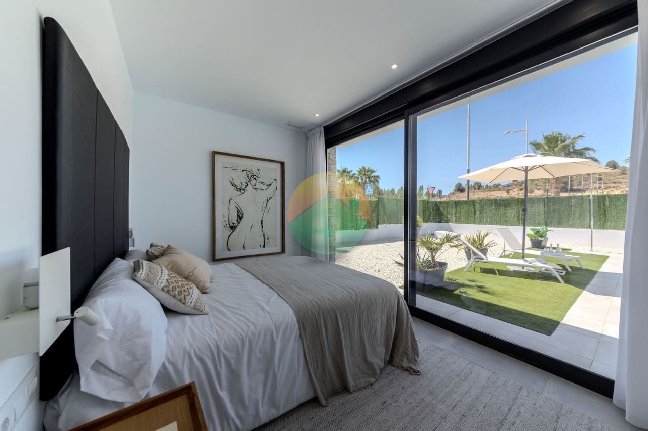 3 bedroom Villa for sale in Calasparra with pool - € 329,000 (Ref: 9107892)