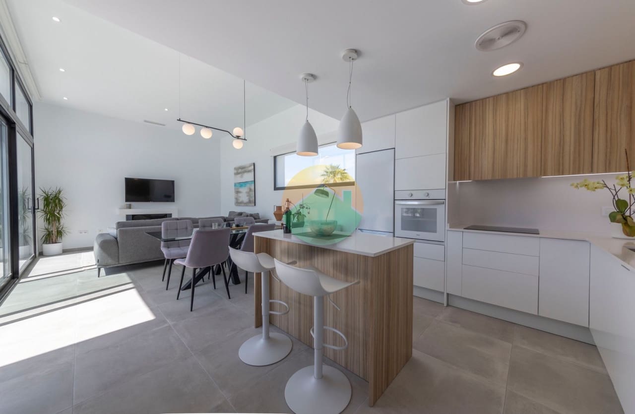 3 makuuhuone Huvila myytävänä paikassa Calasparra mukana uima-altaan - 319 000 € (Ref: 9107893)